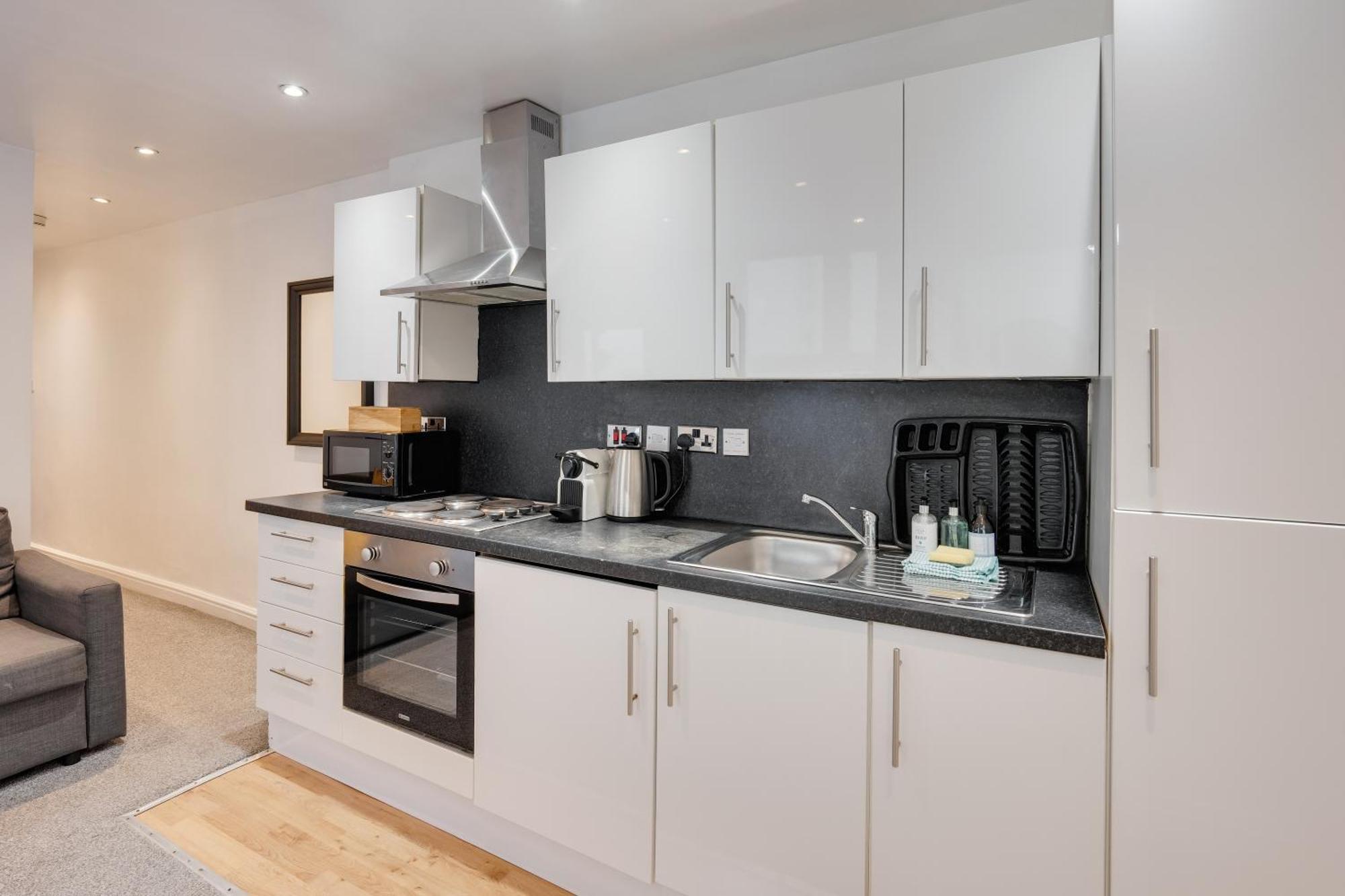 2 Bedroom Aprtmnt For Upto 6 Nr Centre, Uni &Parks カーディフ エクステリア 写真
