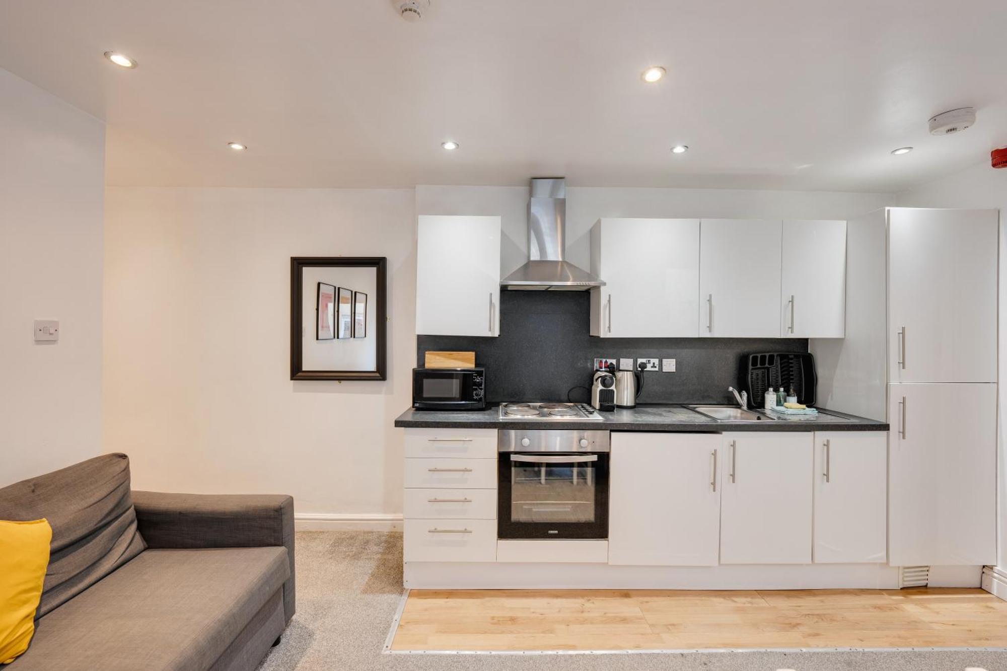 2 Bedroom Aprtmnt For Upto 6 Nr Centre, Uni &Parks カーディフ エクステリア 写真
