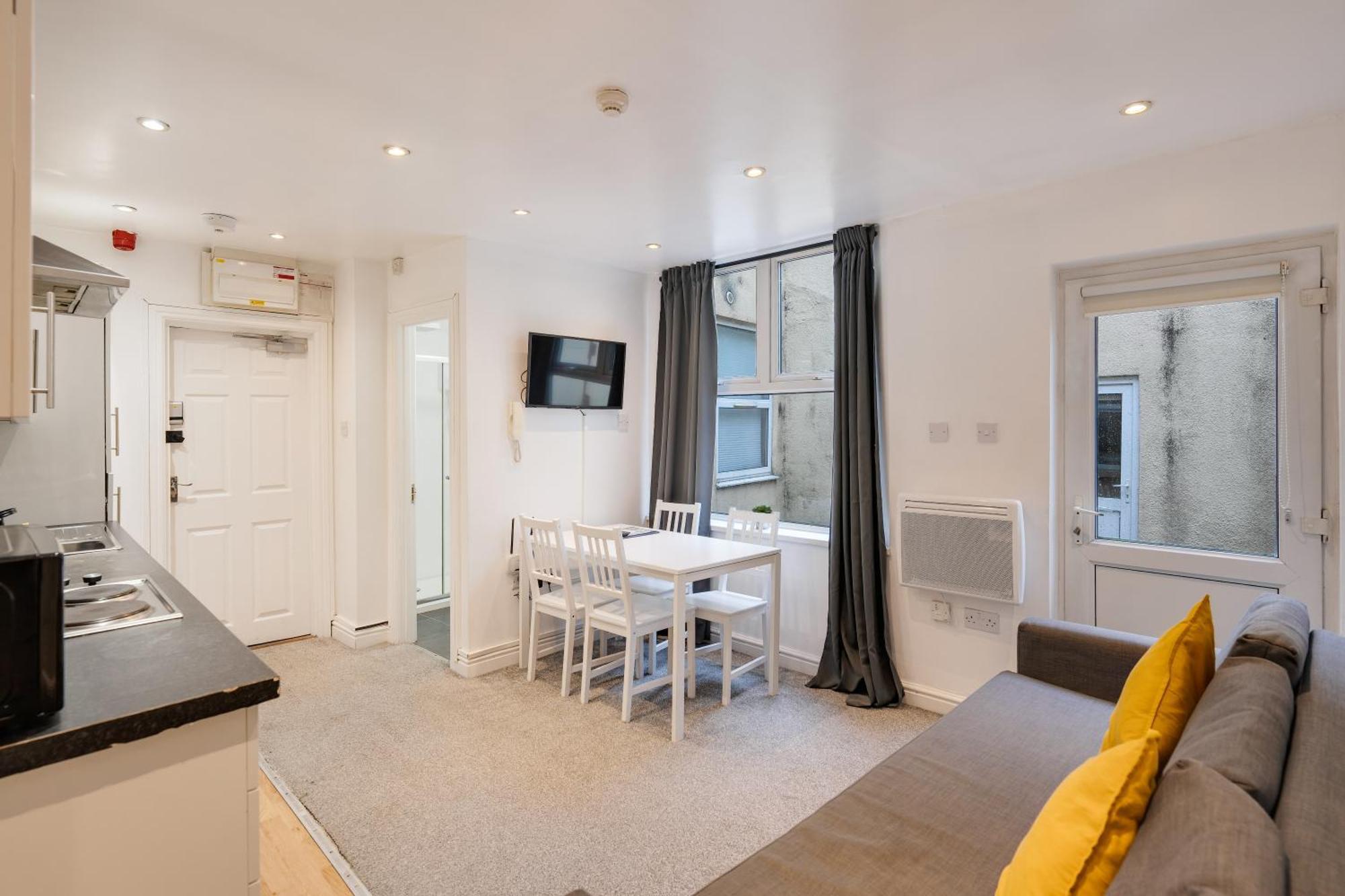 2 Bedroom Aprtmnt For Upto 6 Nr Centre, Uni &Parks カーディフ エクステリア 写真